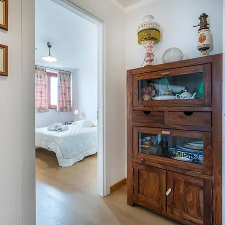 Golf View Apt With Parking And Mountain View! Appartamento *