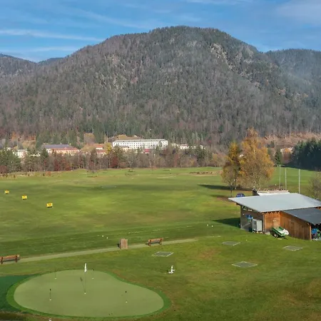 Appartamento Golf View Apt With Parking And Mountain View! *