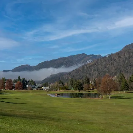 Golf View Apt With Parking And Mountain View! Appartamento