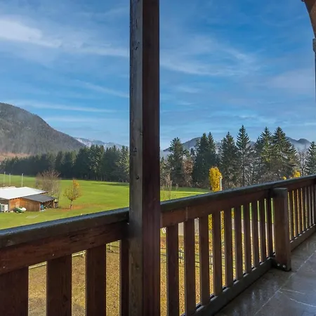 Golf View Apt With Parking And Mountain View! Tarvisio